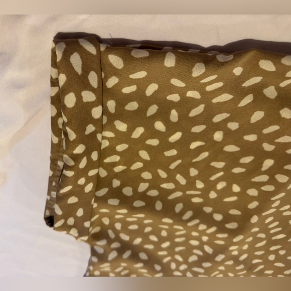 2 Women’s SHEIN Blue and Tan Patterned Blouse Size XL - Picture 14 of 15